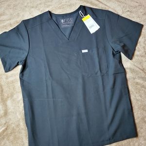 Figs Chisec
Three-Pocket Scrub Top NWT